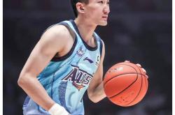 包含紧张激烈！全明星阵容角逐头名荣誉的词条